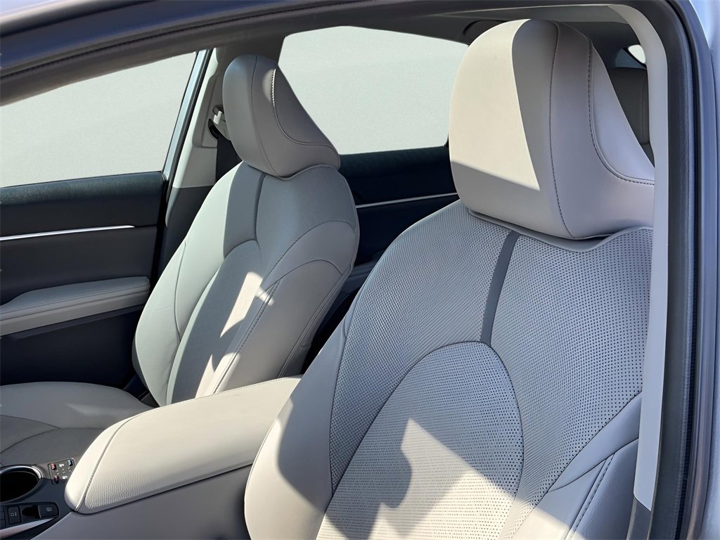 Used 2023 Toyota Camry XSE image 40