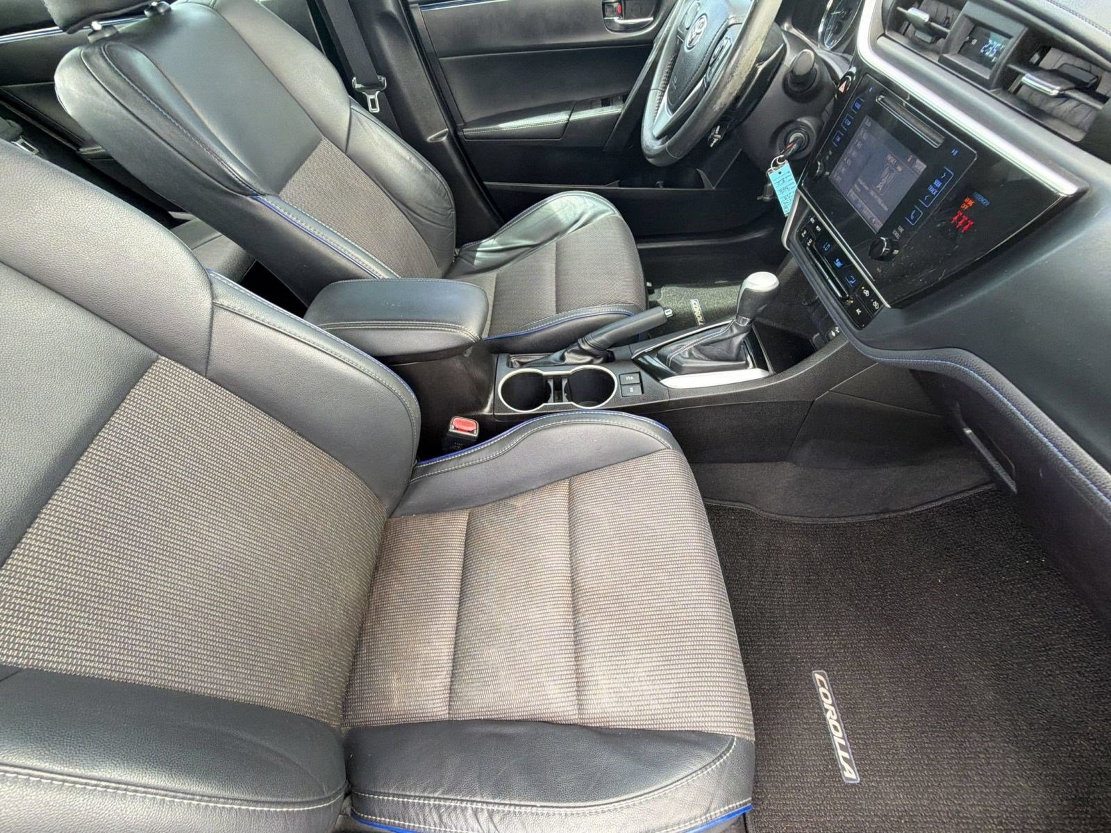 Used 2018 Toyota Corolla SE FWD image 25