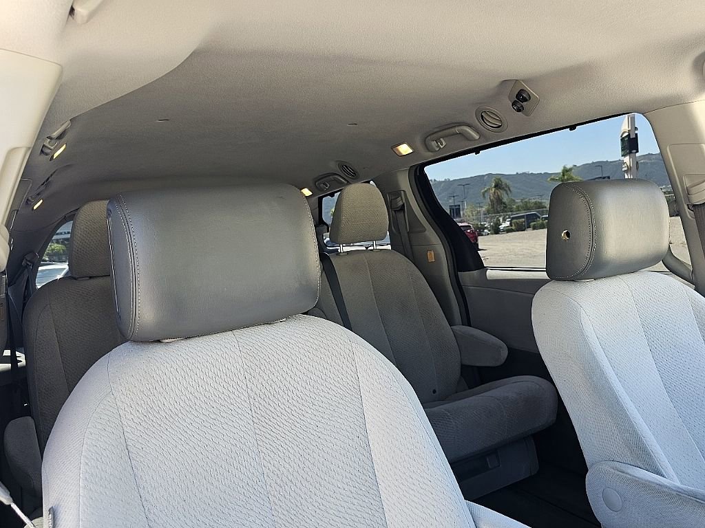 Used 2012 Toyota Sienna LE w/ Preferred Pkg image 20