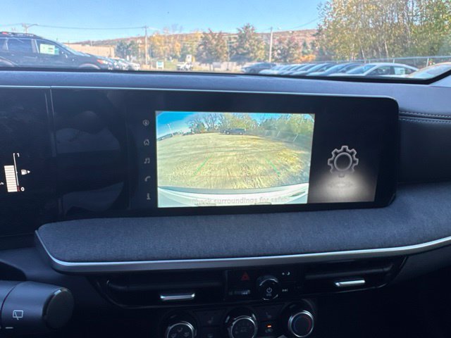 Certified 2025 Nissan Kicks SV w/ SV Premium Package AWD/4WD image 15