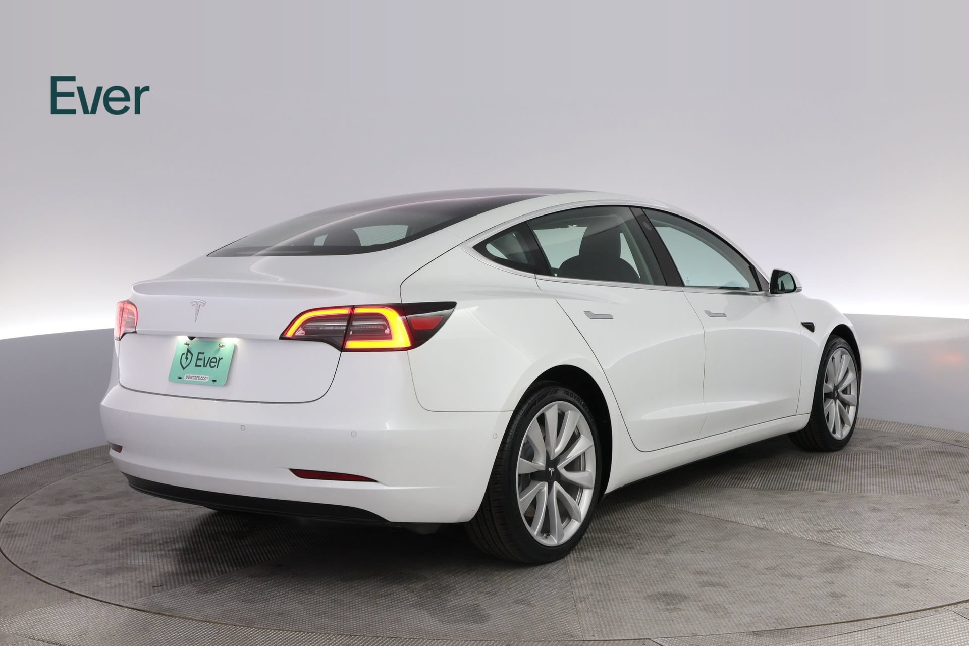 Used 2018 Tesla Model 3 Mid Range RWD image 3