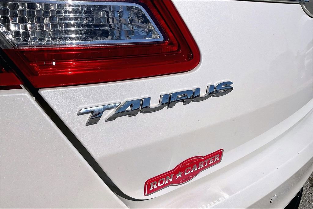 Used 2018 Ford Taurus SHO w/ Driver Assist Package image 21