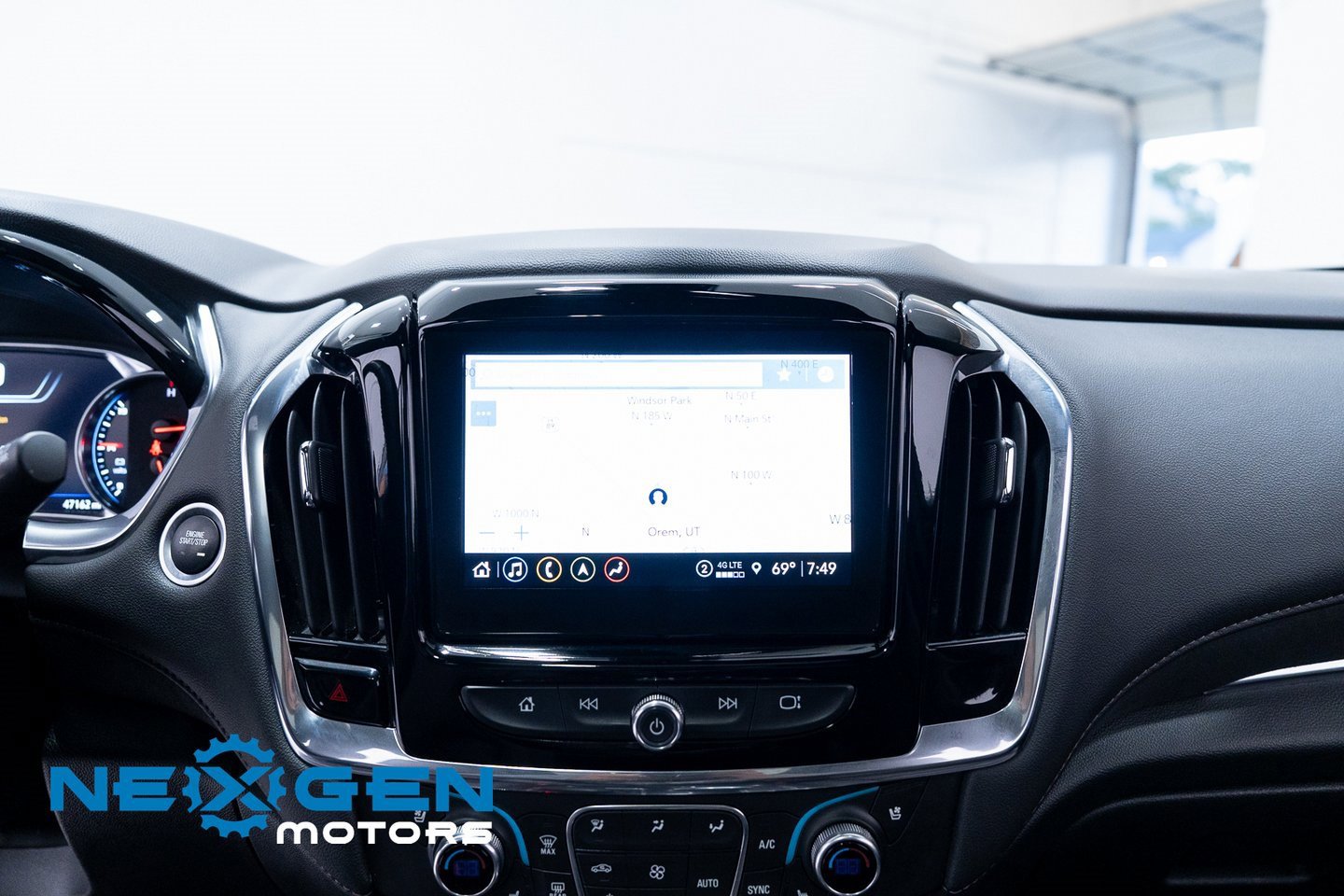 Used 2023 Chevrolet Traverse High Country image 11