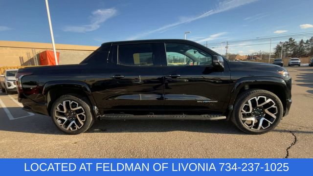 Certified 2024 Chevrolet Silverado EV RST image 9