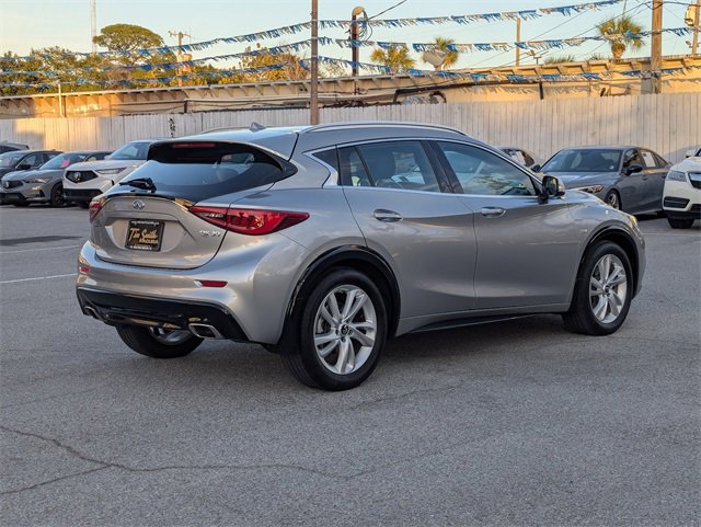 Used 2019 INFINITI QX30 image 4