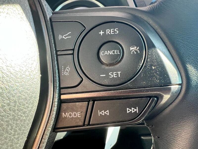 Used 2024 Toyota Camry SE image 14