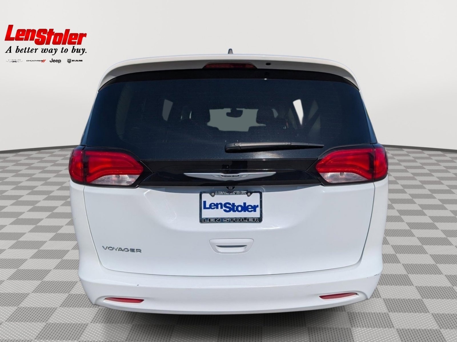 Used 2023 Chrysler Voyager LX image 4
