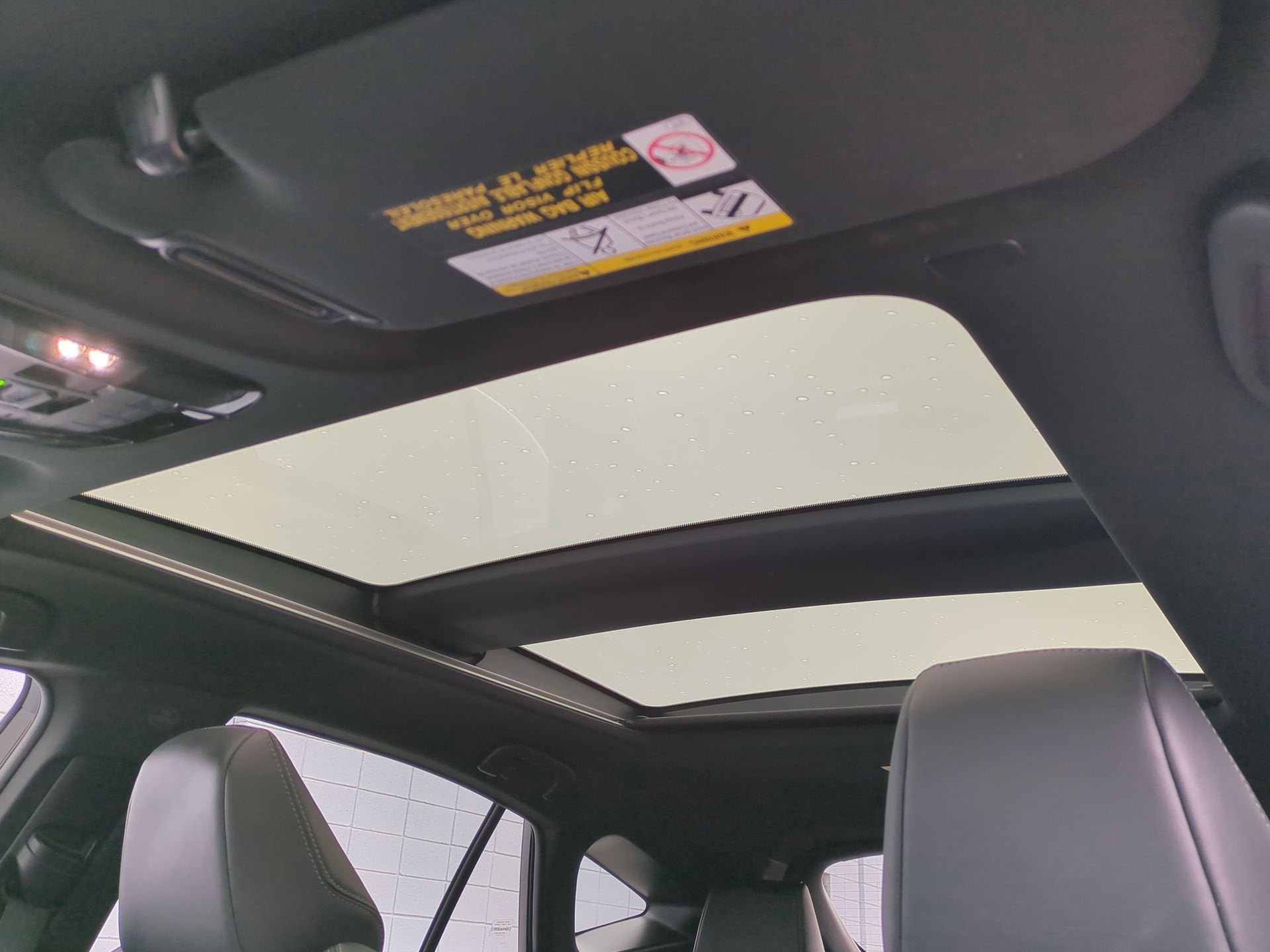 Used 2023 Toyota Venza Limited image 18