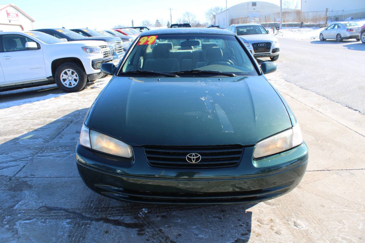 Used 1999 Toyota Camry LE image 2