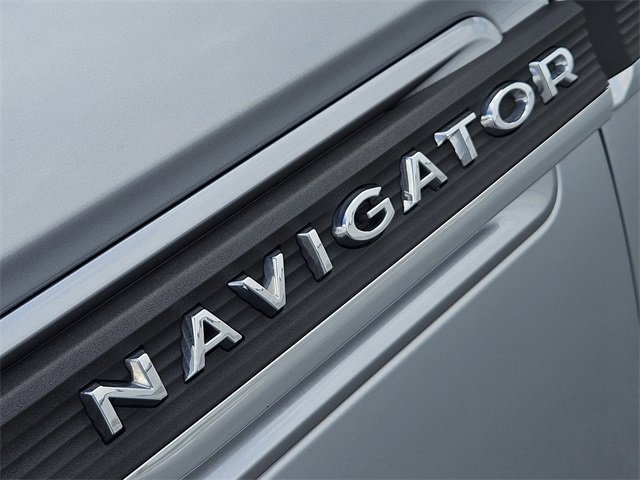 Used 2024 Lincoln Navigator L 4WD image 8