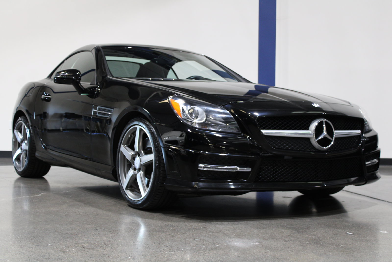 Used 2015 Mercedes-Benz SLK 250 image 3
