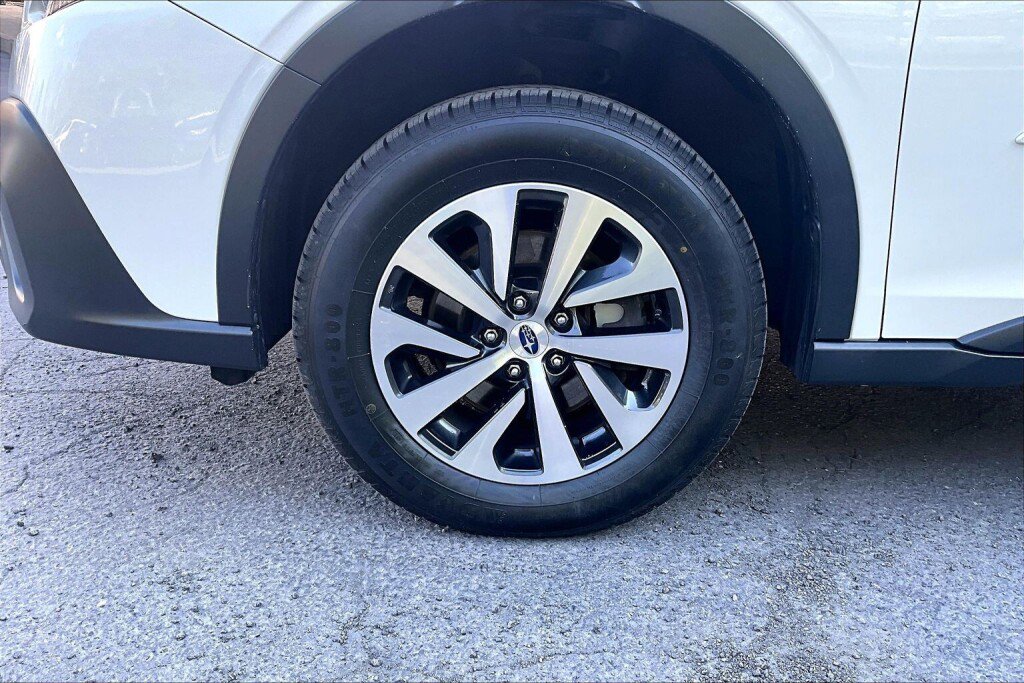 Certified 2022 Subaru Outback Premium AWD/4WD image 16