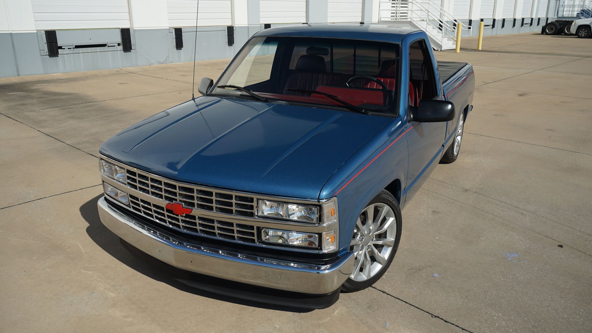 Used 1990 Chevrolet Silverado 1500 2WD Regular Cab image 2