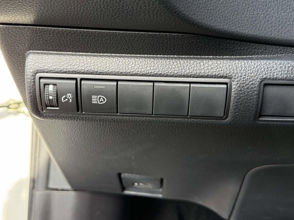 Used 2022 Toyota Corolla LE FWD image 23