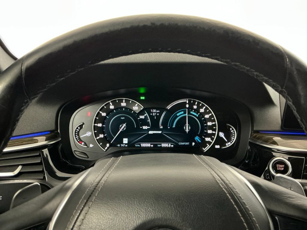 Used 2018 BMW 530e w/ Premium Package 2 RWD image 10