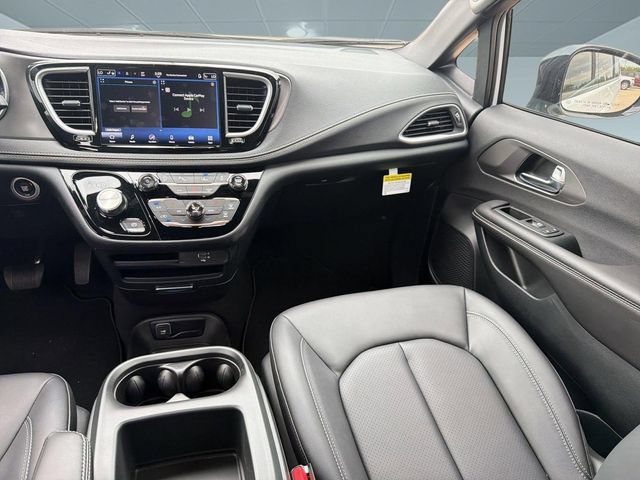 New 2026 Chrysler Pacifica Select w/ S Appearance Package FWD image 27