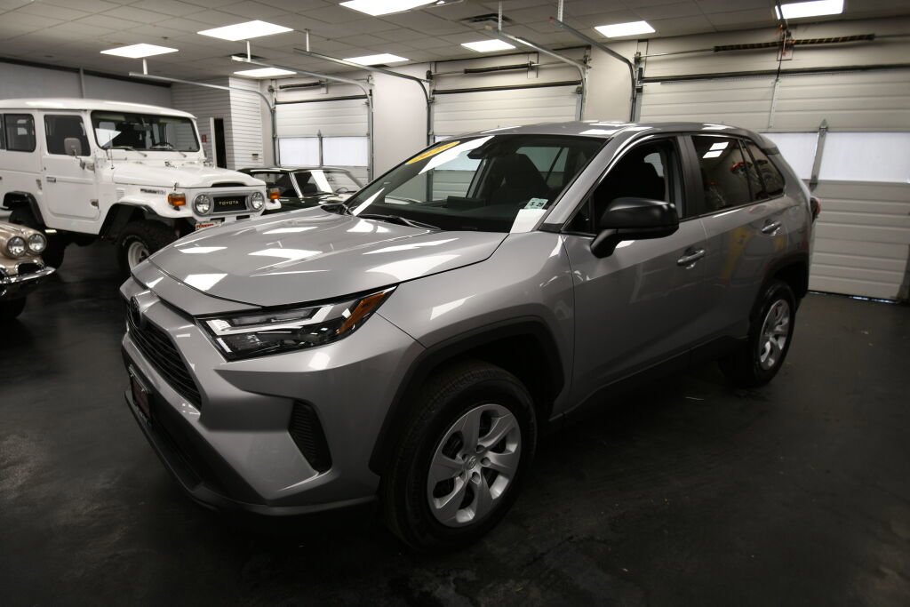 Certified 2024 Toyota RAV4 LE image 3