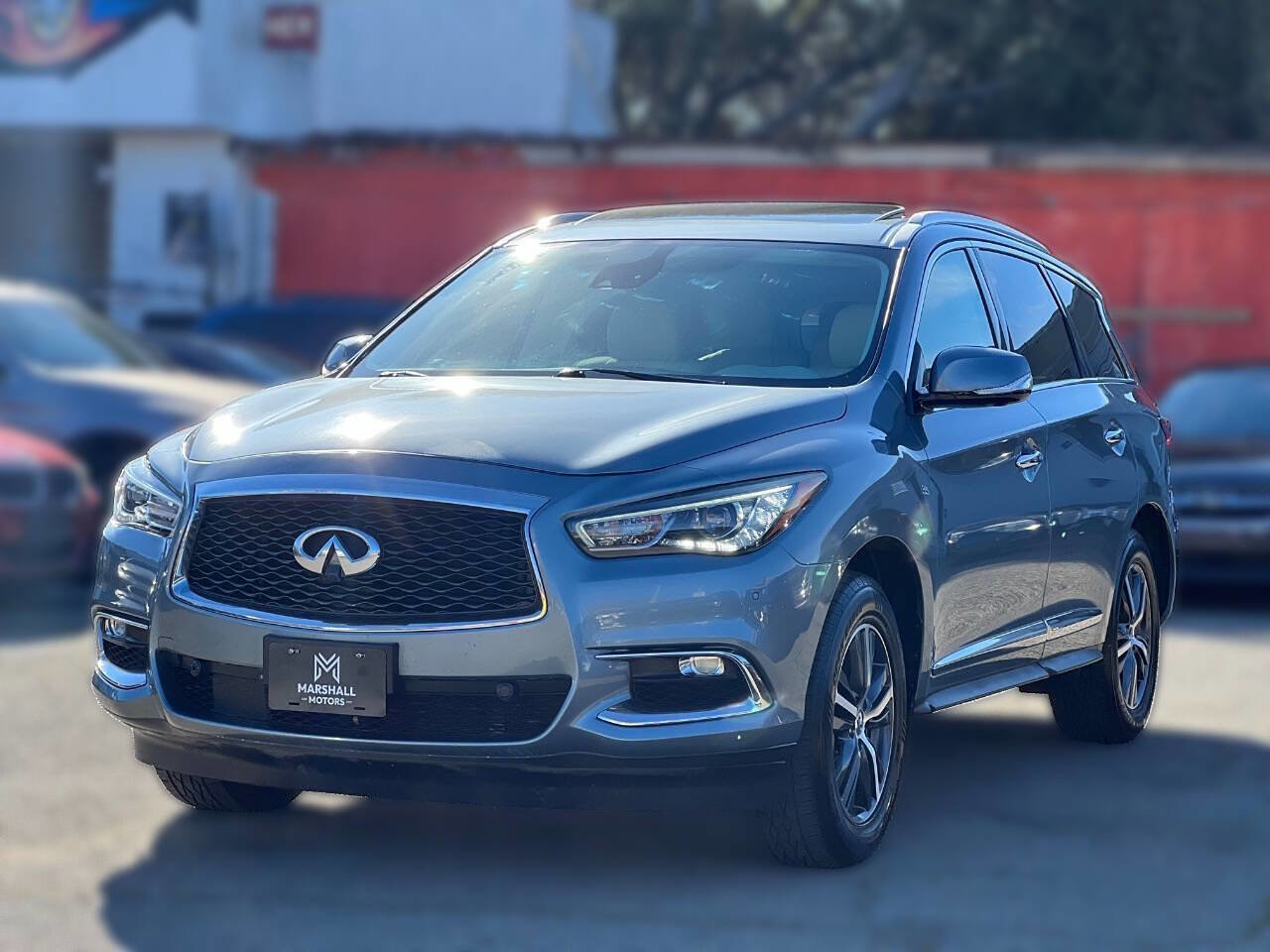 Used 2019 INFINITI QX60 Luxe w/ Essential Package AWD/4WD image 3