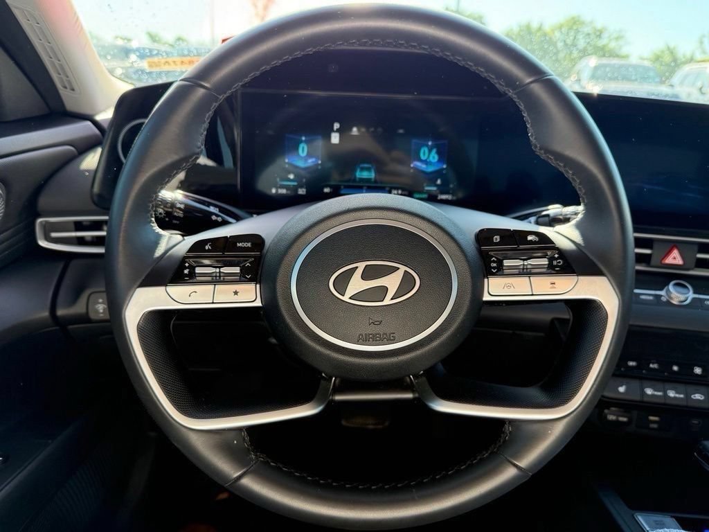 Used 2024 Hyundai Elantra SEL FWD image 13