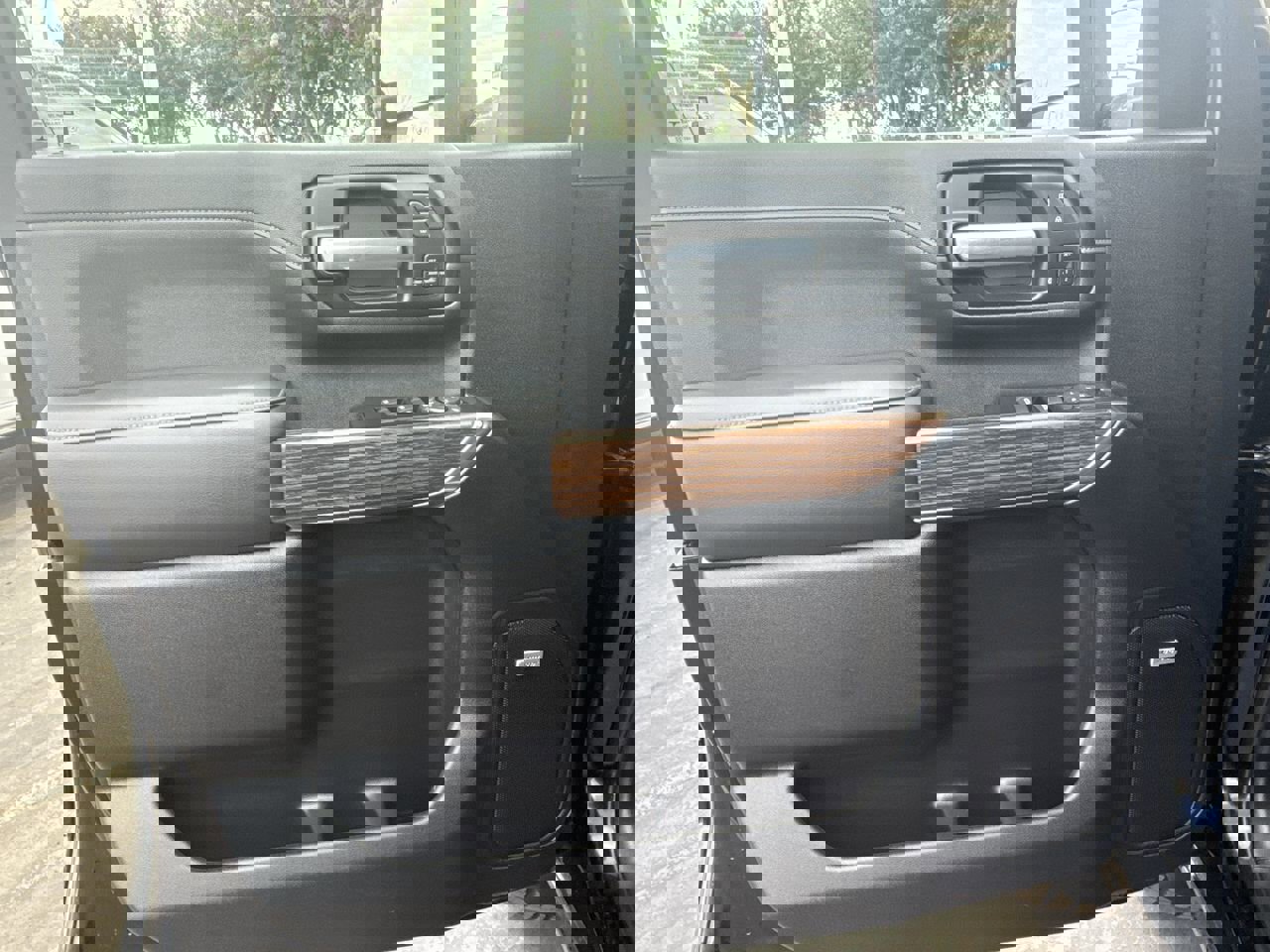 Used 2022 Chevrolet Silverado 3500 High Country w/ LPO, Hitch Package image 21