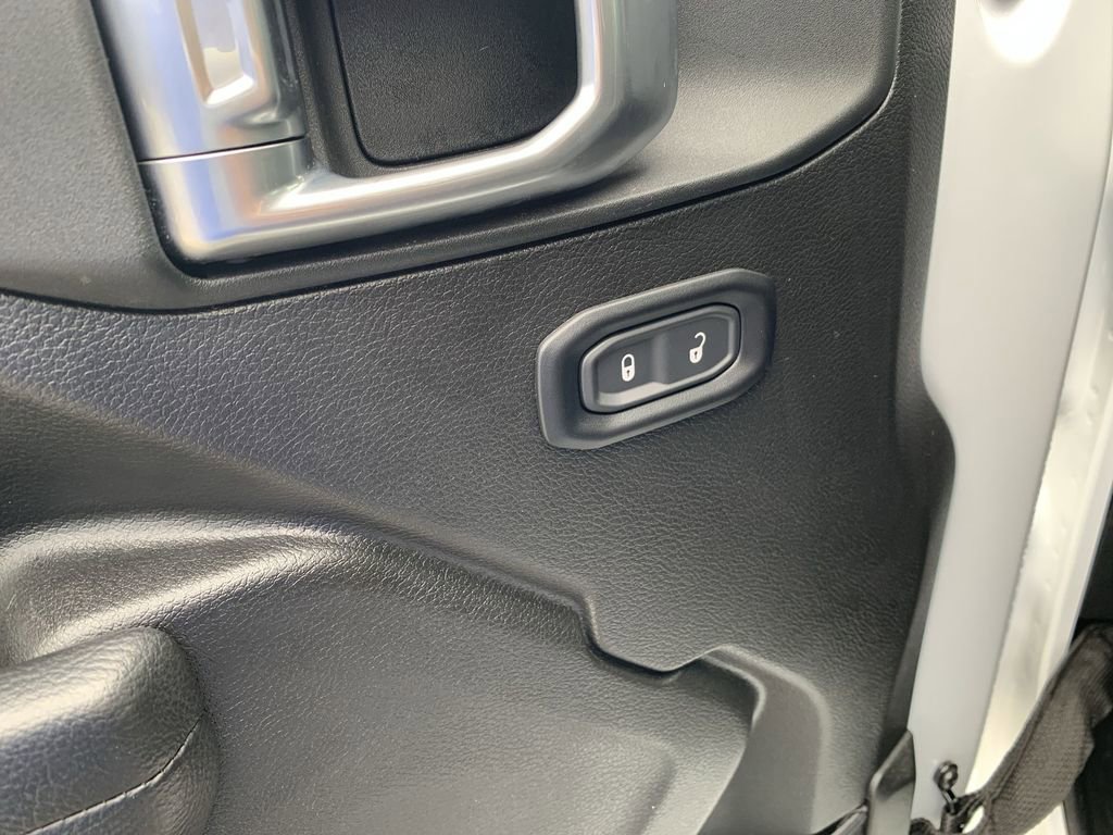 Used 2025 Jeep Wrangler Sport image 15