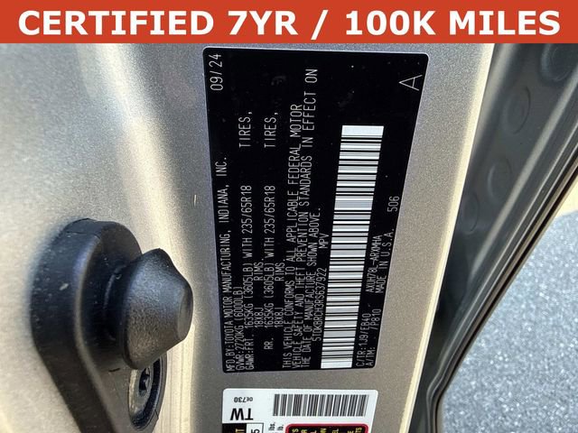 Used 2024 Toyota Highlander XLE AWD/4WD image 29