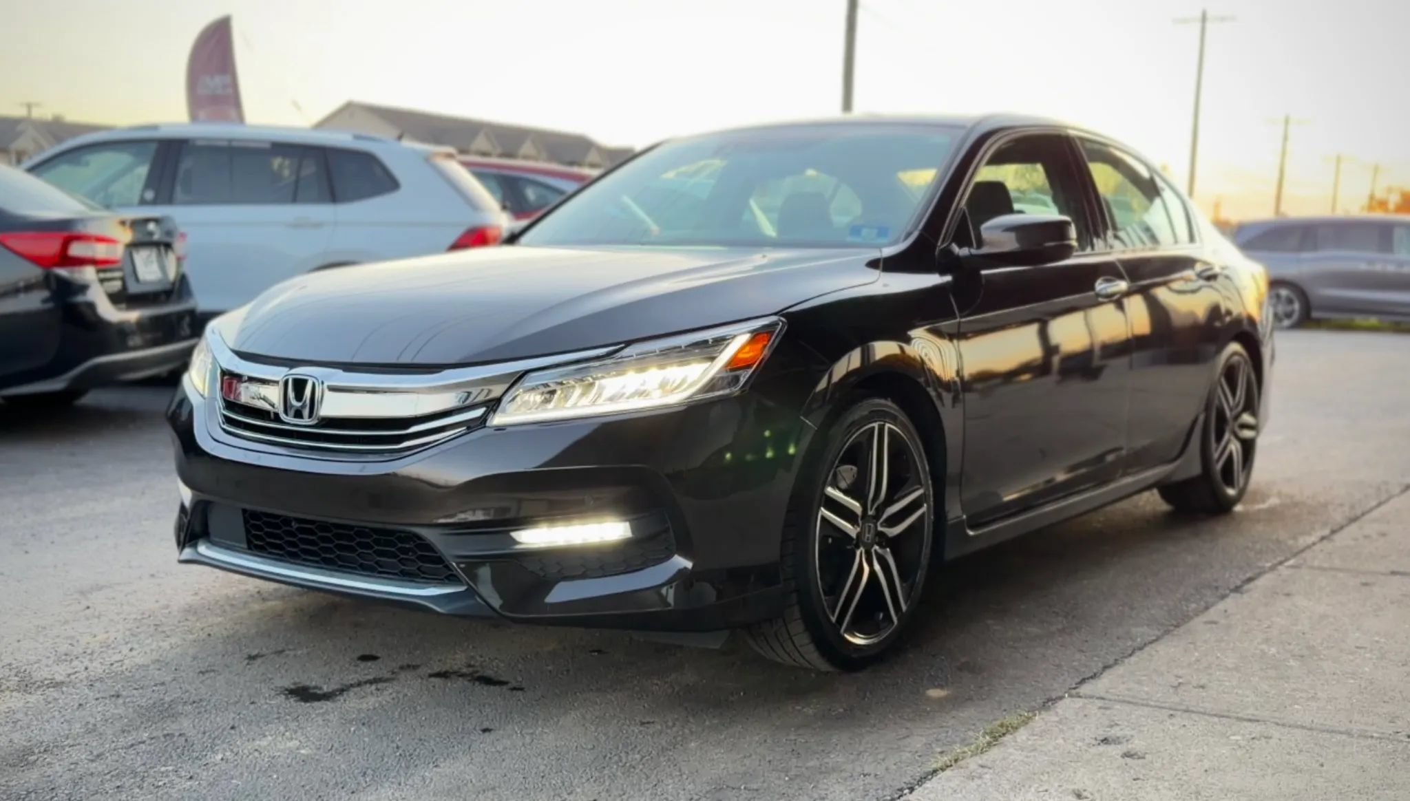 Used 2016 Honda Accord Touring image 5