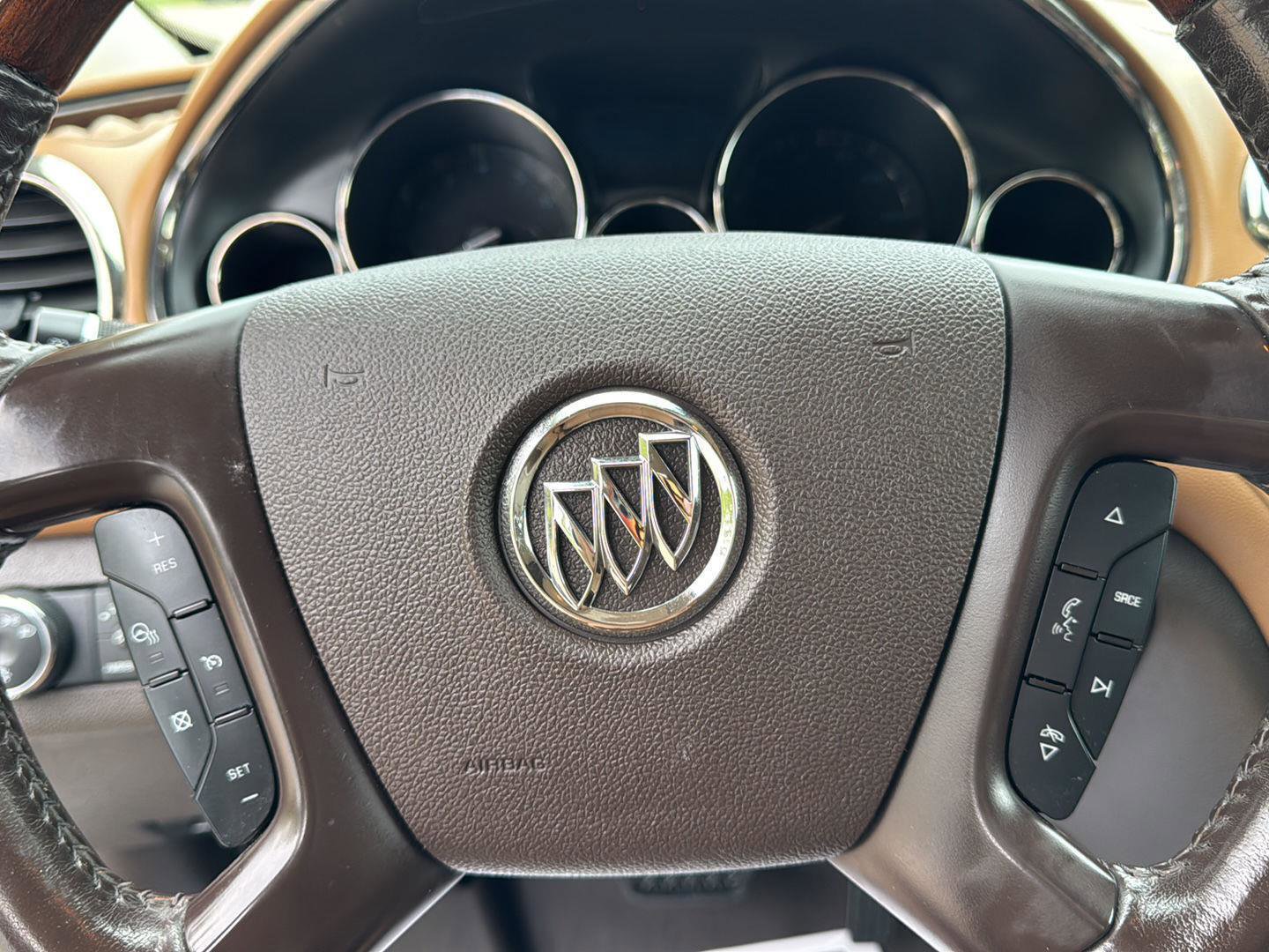 Used 2017 Buick Enclave Leather AWD/4WD image 11