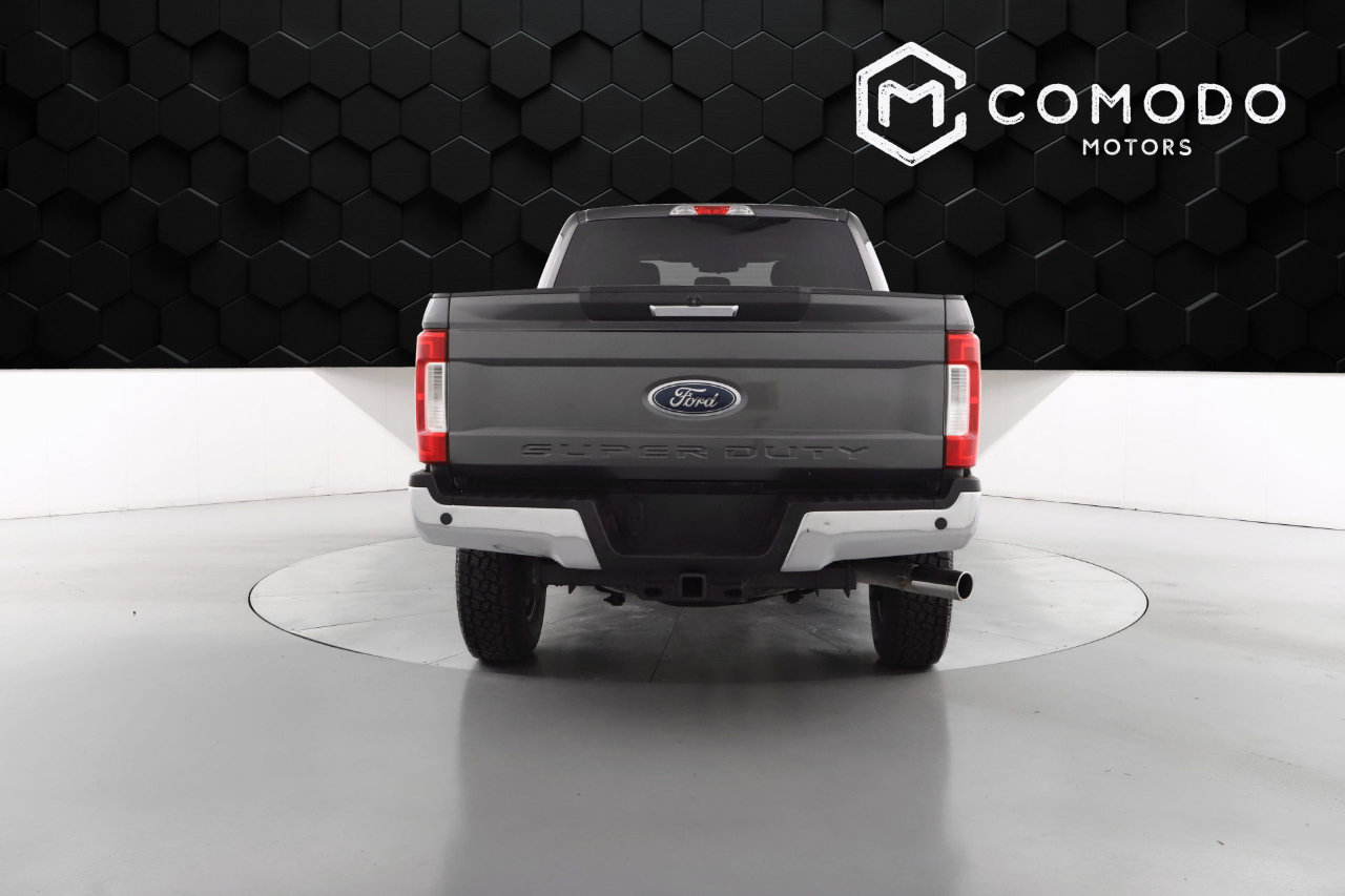 Used 2018 Ford F250 XLT w/ XLT Premium Package image 4