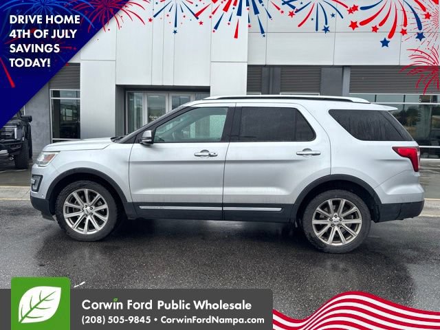 Used 2017 Ford Explorer Limited w/ Equipment Group 303A AWD/4WD image 3