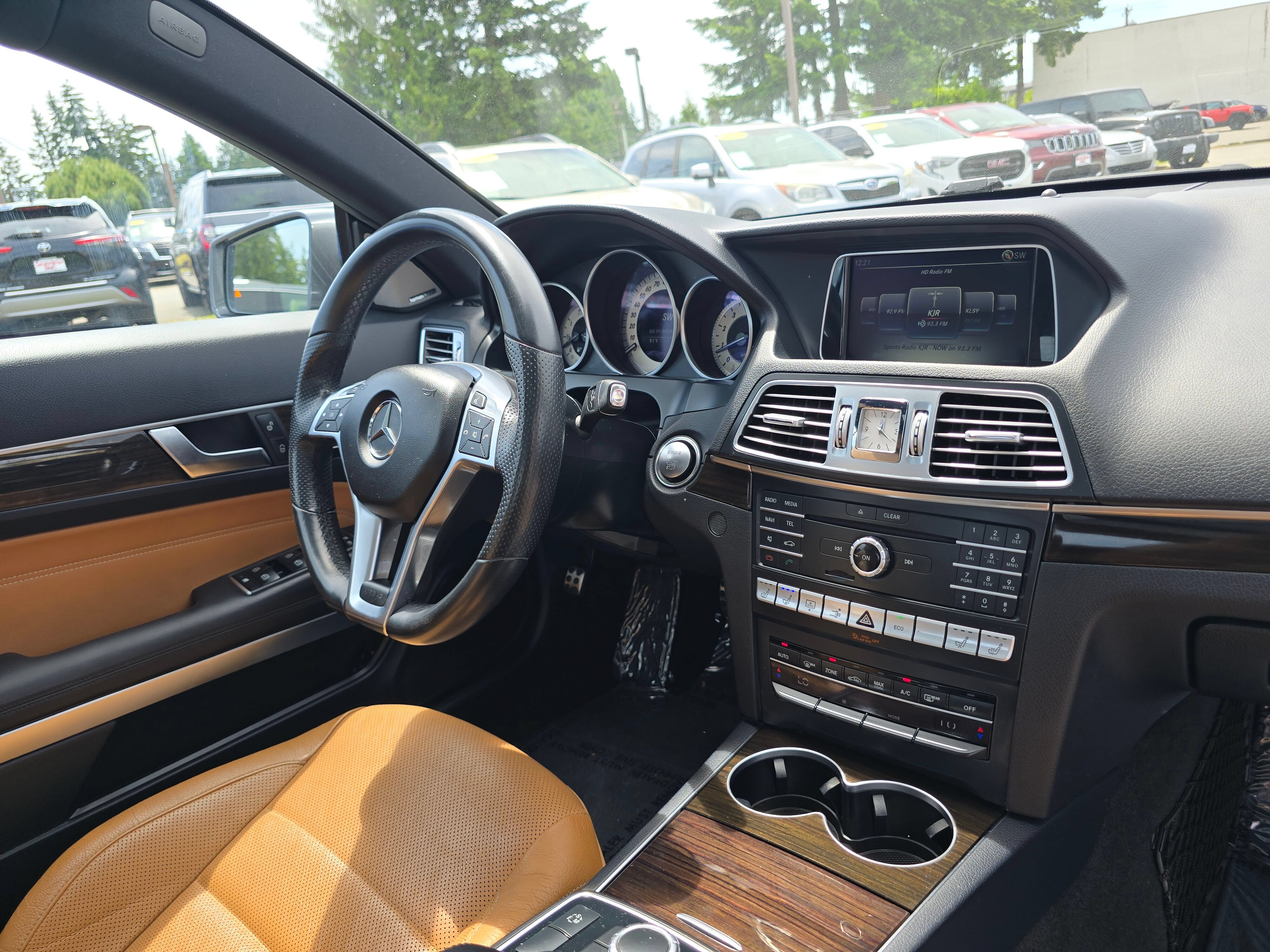 Used 2017 Mercedes-Benz E 400 4MATIC Coupe image 10