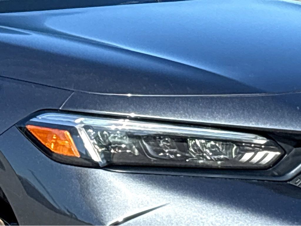 Used 2025 Honda Civic Sport image 16