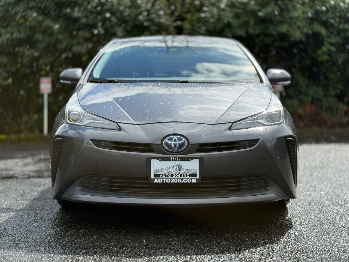 Used 2021 Toyota Prius LE w/ Carpet Mat Package (TMS) FWD image 8