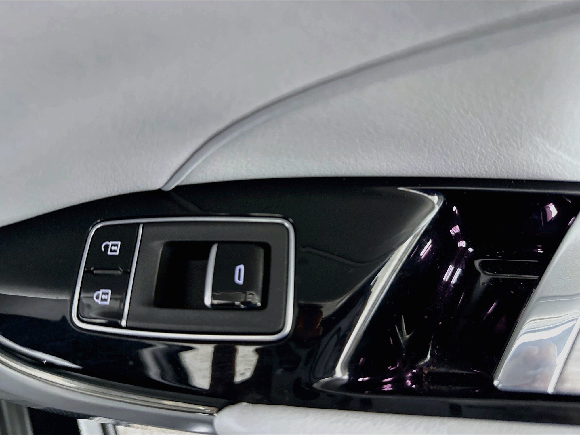 Used 2023 Cadillac Lyriq AWD image 31