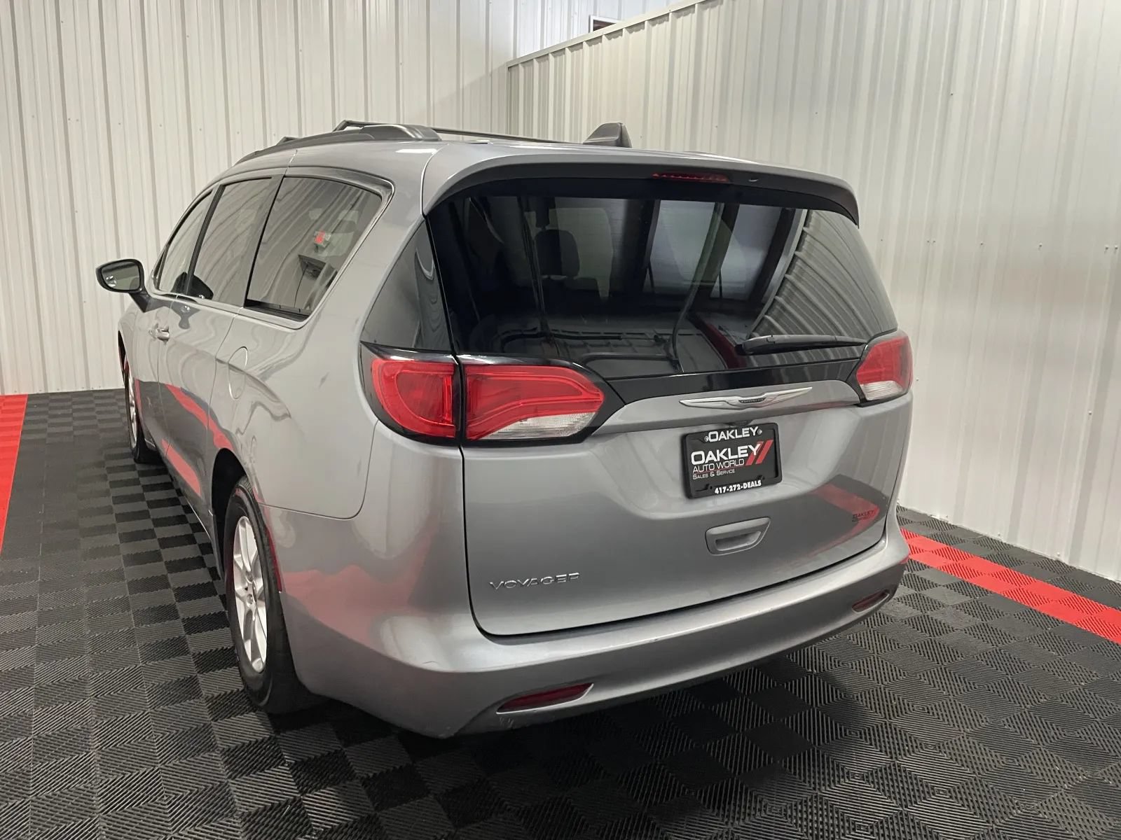 Used 2021 Chrysler Voyager Lxi FWD image 12