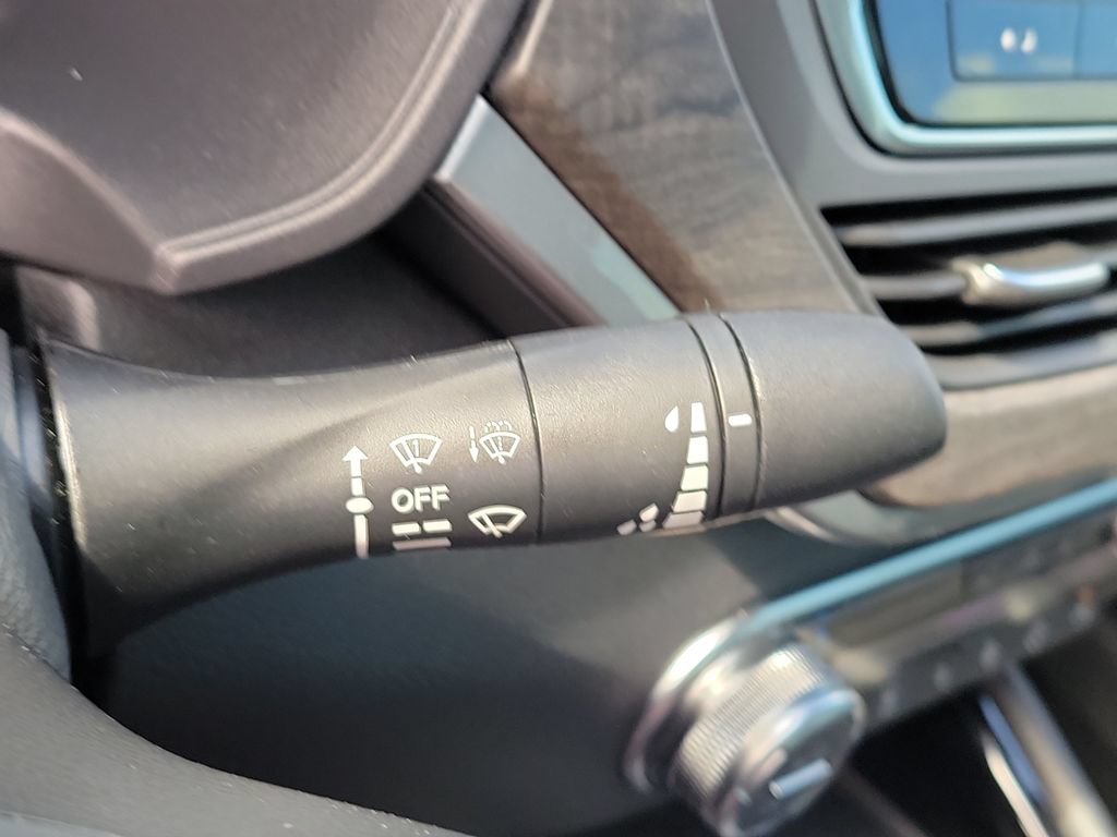 Used 2024 Nissan Altima 2.5 SL FWD image 13