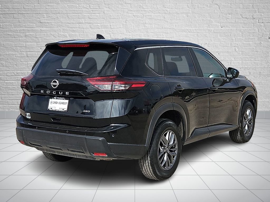 Used 2024 Nissan Rogue S AWD/4WD image 4