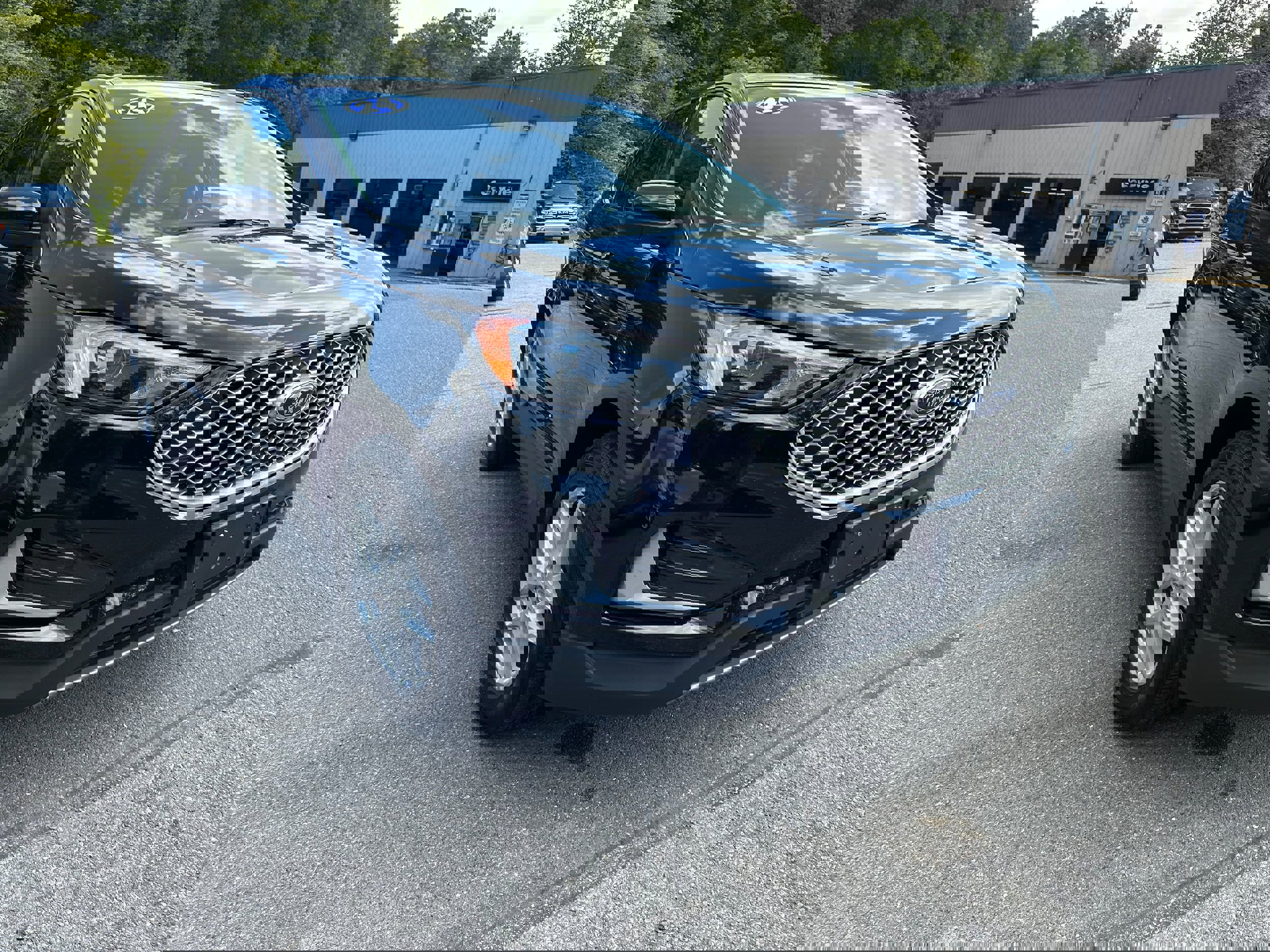 Used 2024 Ford Edge SEL image 5