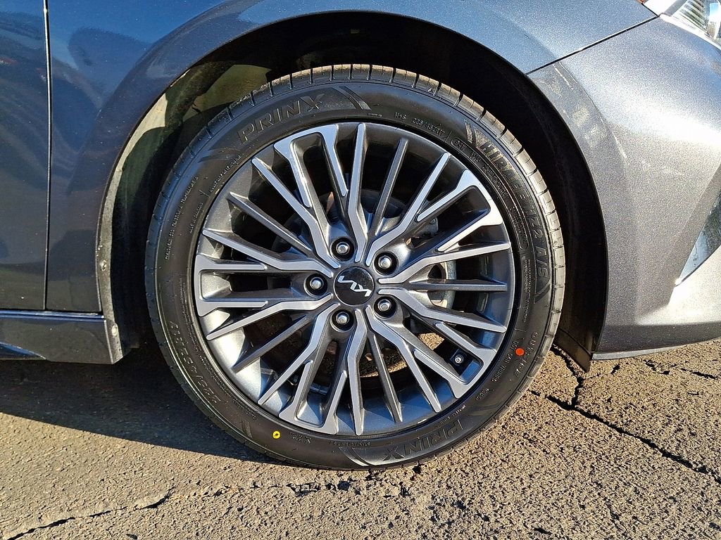 Used 2023 Kia Forte GT-Line w/ GT-Line Premium Package image 8