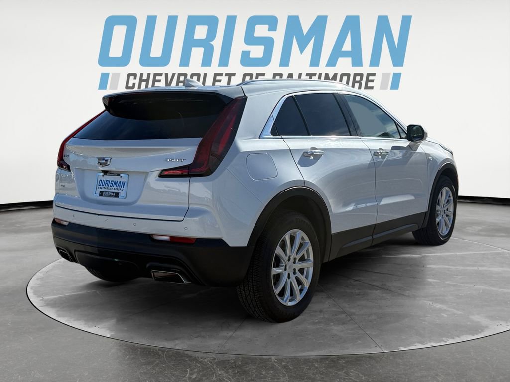 Used 2022 Cadillac XT4 Luxury w/ Cold Weather Package image 6