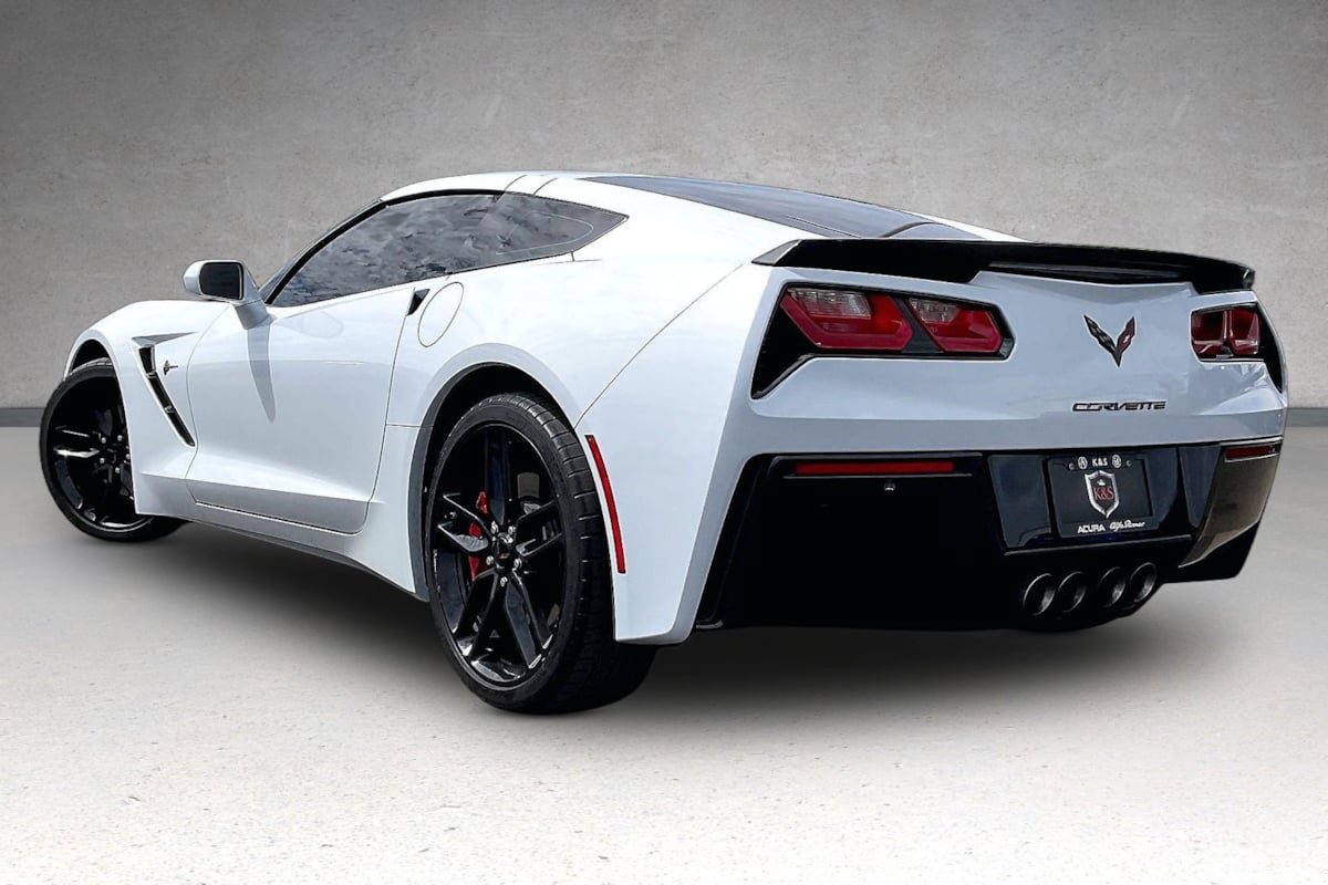 Used 2019 Chevrolet Corvette Stingray Coupe w/ Carbon Flash Badge Package RWD image 3