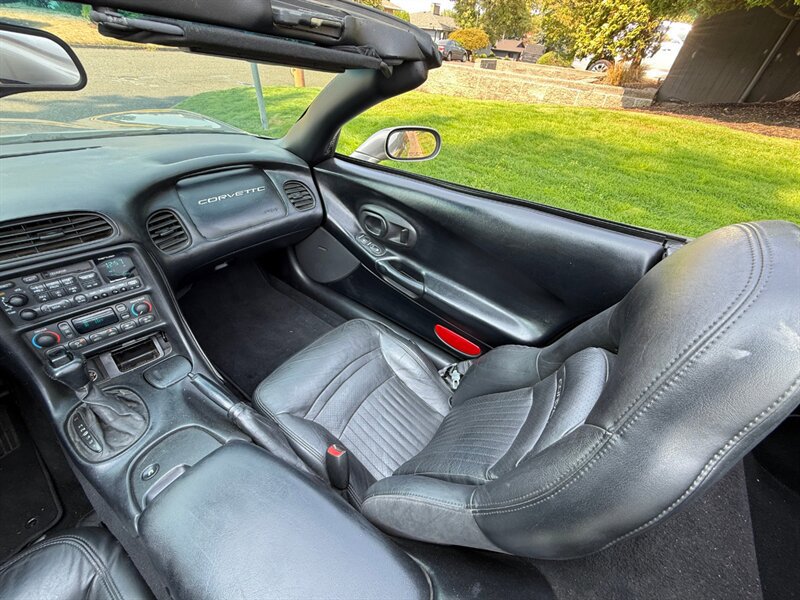 Used 1998 Chevrolet Corvette Convertible w/ Memory Pkg RWD image 19