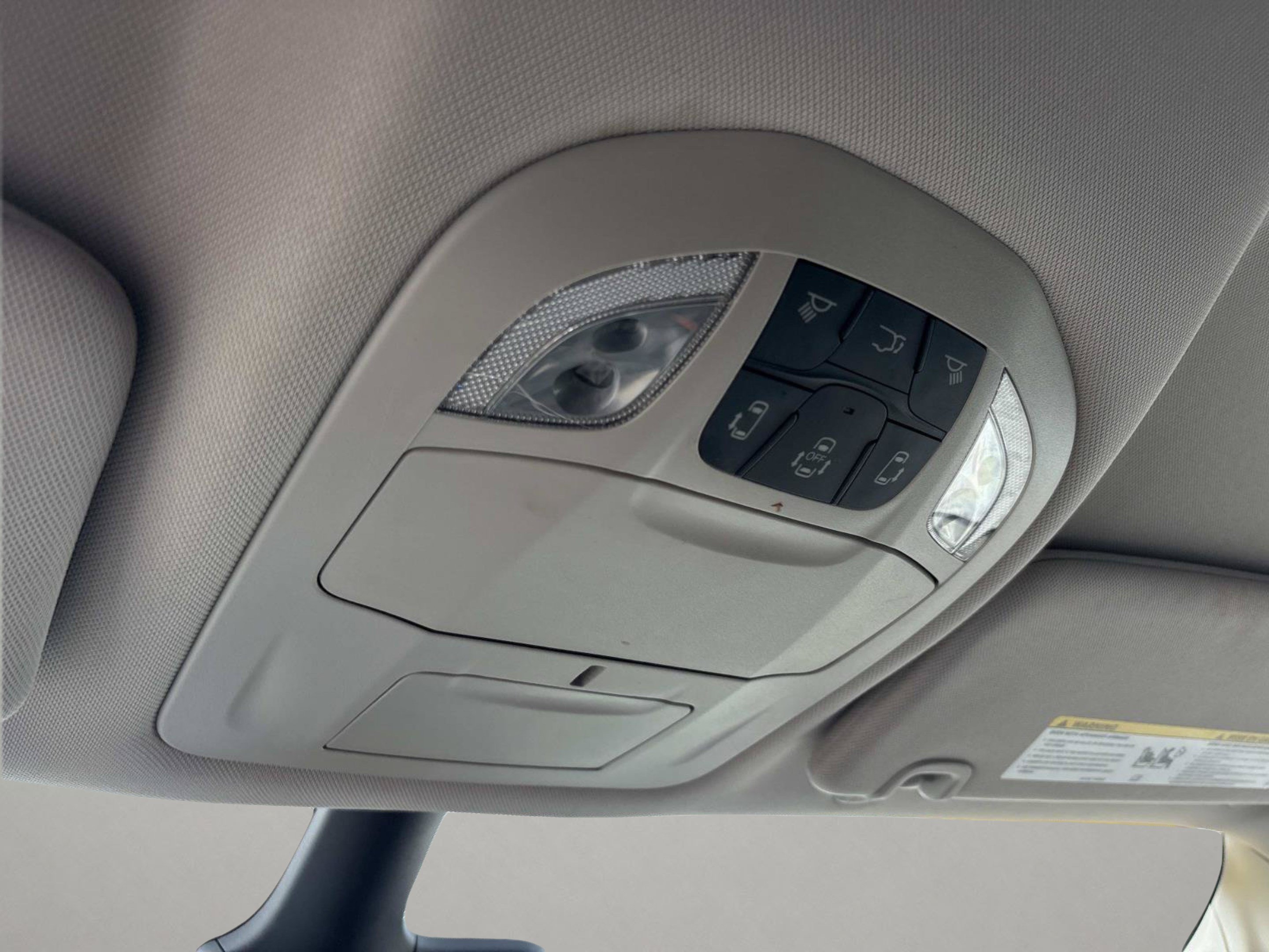 Used 2024 Chrysler Pacifica Touring-L FWD image 30