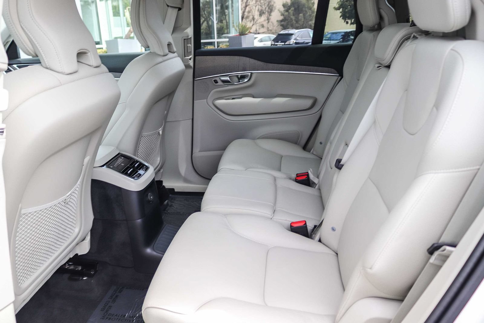 Used 2025 Volvo XC90 T8 Plus w/ Protection Package Premier AWD/4WD image 19