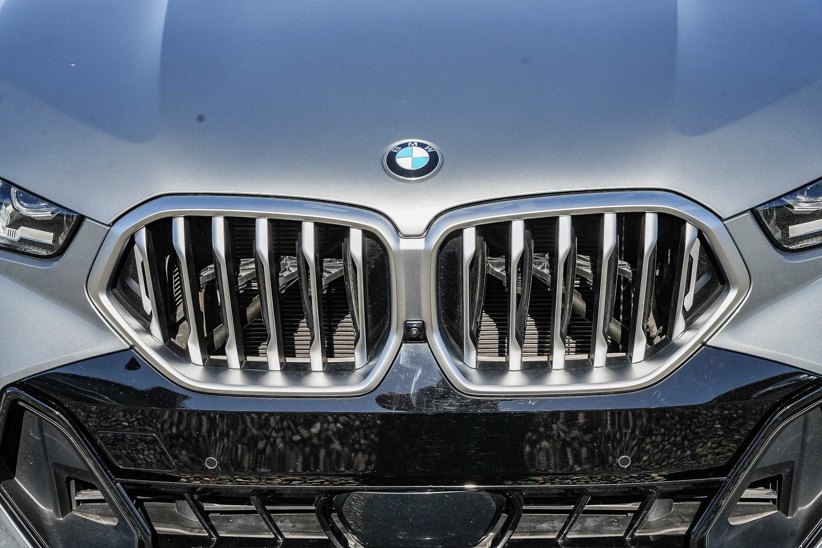 Used 2024 BMW X6 xDrive40i w/ Premium Package AWD/4WD image 7