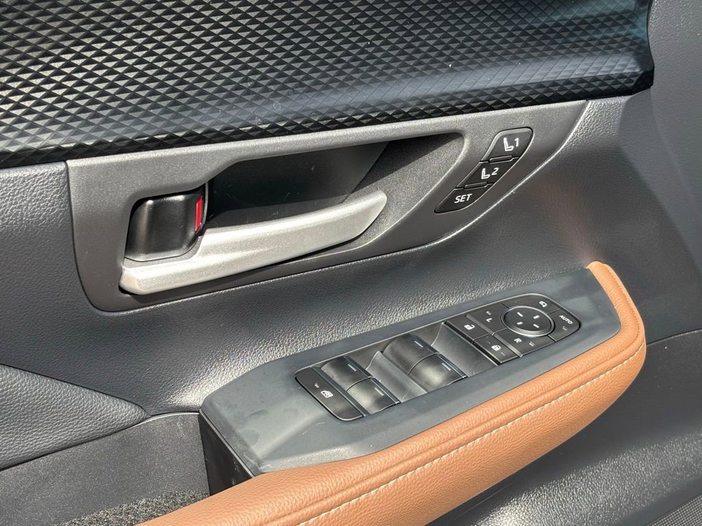 Used 2026 Toyota Grand Highlander AWD Hybrid image 31