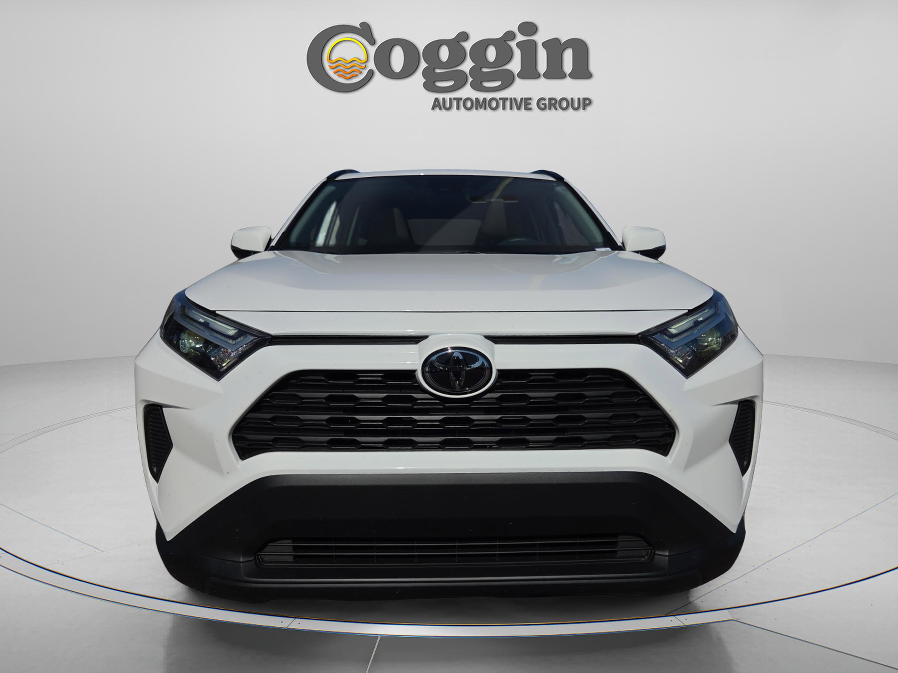 Used 2025 Toyota RAV4 XLE image 9