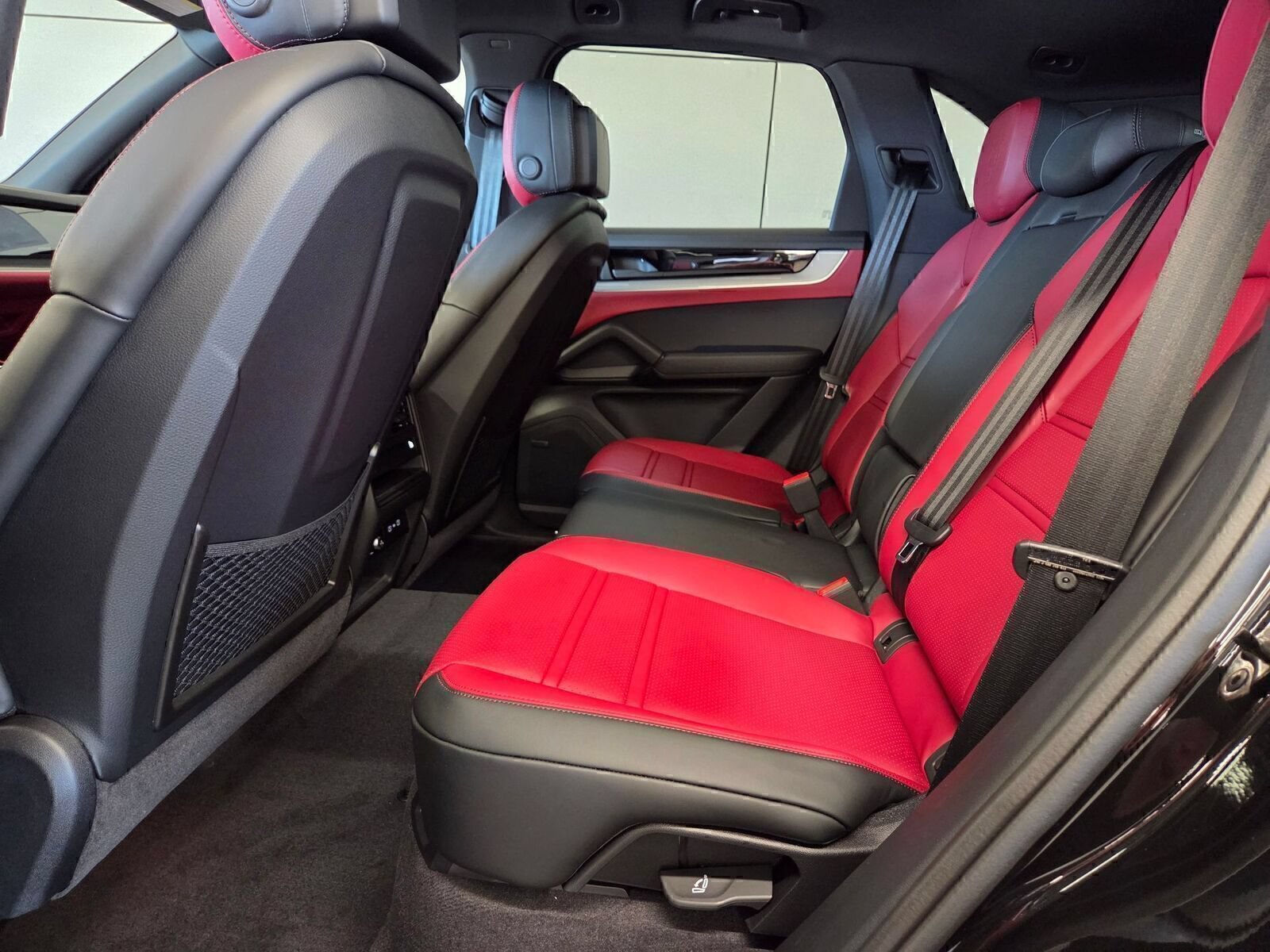 Certified 2026 Porsche Cayenne AWD/4WD image 11