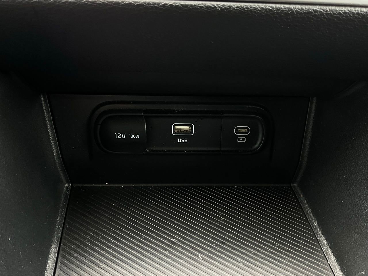 Used 2025 Kia Sportage LX image 23