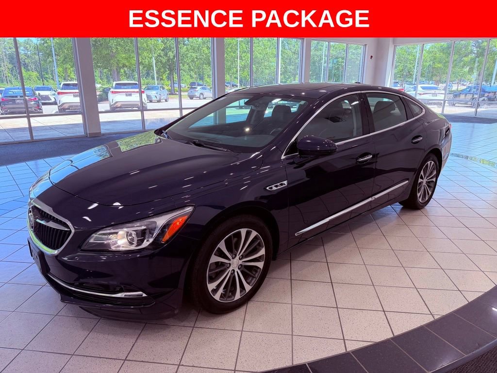 Used 2017 Buick LaCrosse Essence FWD image 3